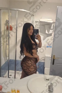 Nina Colombian escort photo 7
